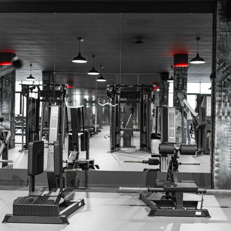 D982 Разведение ног стоя, рычаги серые