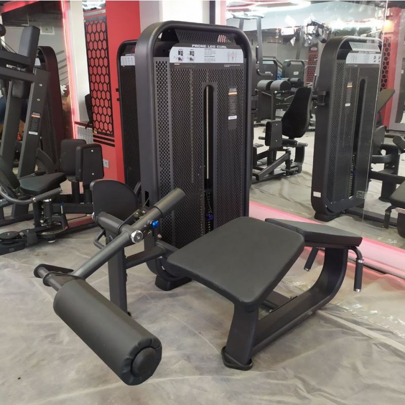 E7001 Сгибание ног лежа. Стек 110 кг