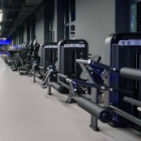 E7002 Разгибание ног сидя. Стек 110 кг