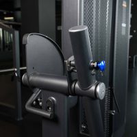 E7002 Разгибание ног сидя. Стек 135 кг